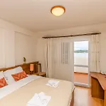 House Plava Laguna Tisno