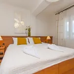 House Plava Laguna Guest house Tisno