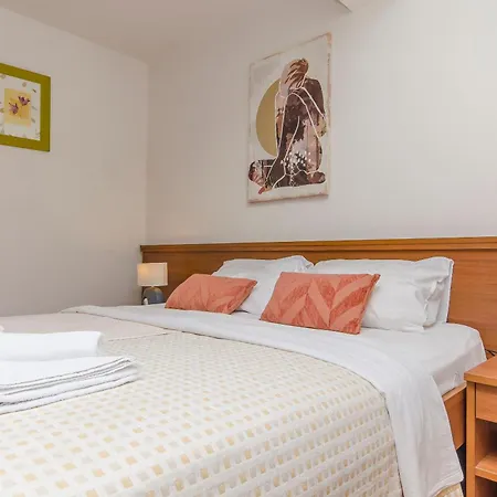 招待所 House Plava Laguna 3*