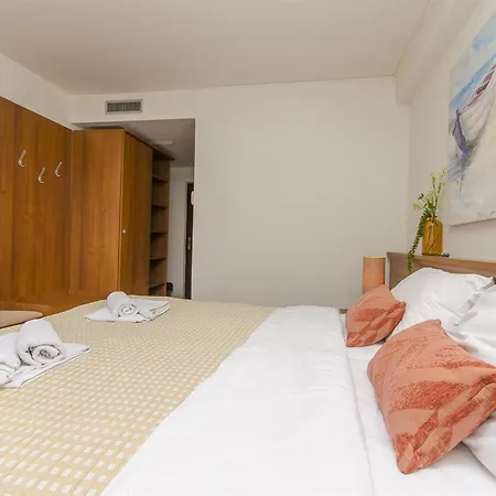 House Plava Laguna Penzion Tisno