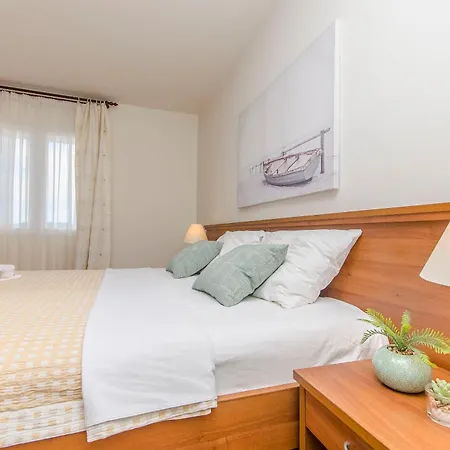 House Plava Laguna 3* Tisno