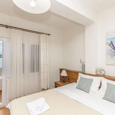House Plava Laguna 3* Tisno