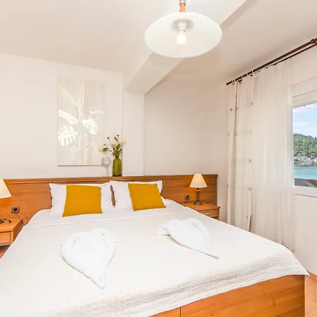 Konukevi House Plava Laguna 3*
