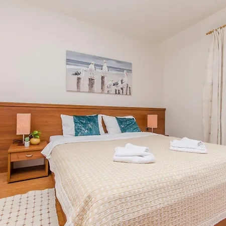 House Plava Laguna 3* Tisno
