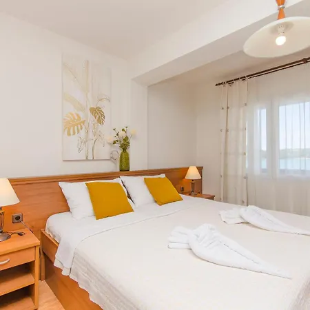 House Plava Laguna 3*