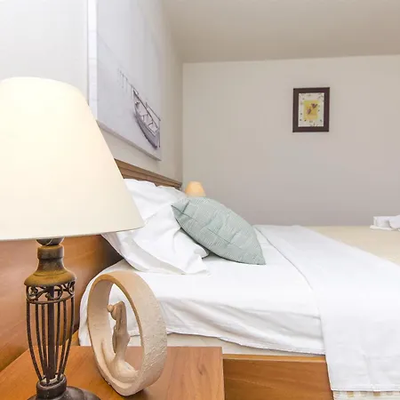 Guest house House Plava Laguna