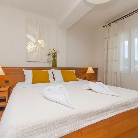 House Plava Laguna Guest house Tisno