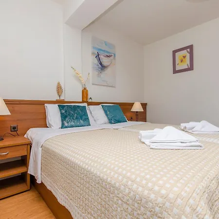House Plava Laguna Tisno