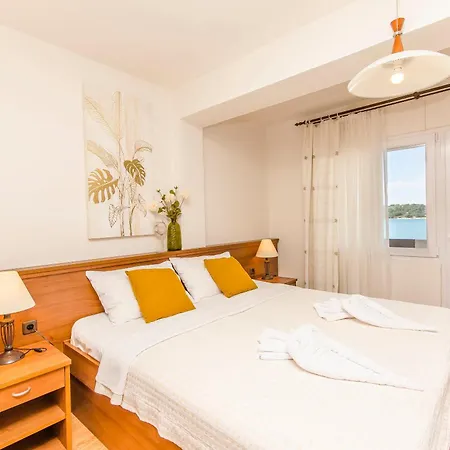 House Plava Laguna Guest house Tisno