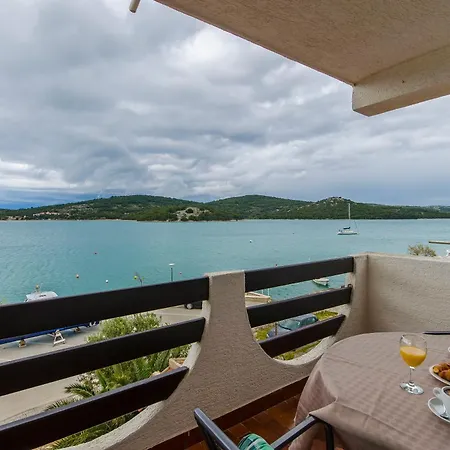 House Plava Laguna Guest house Tisno
