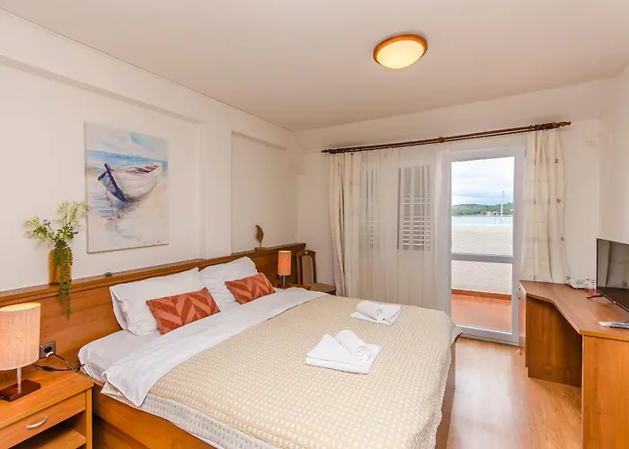 House Plava Laguna 3* Tisno