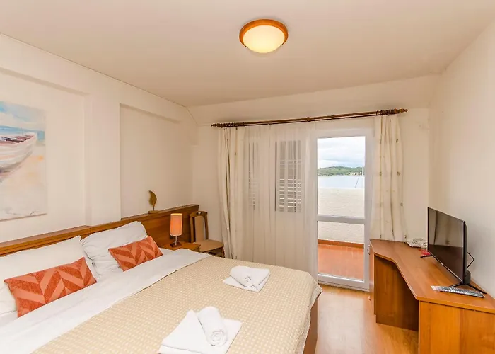 House Plava Laguna Tisno